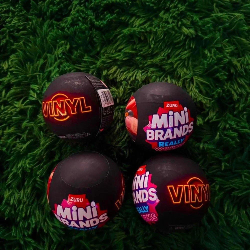 4 ZURU Mini Brands Really Works Vinyl Capsule Ball